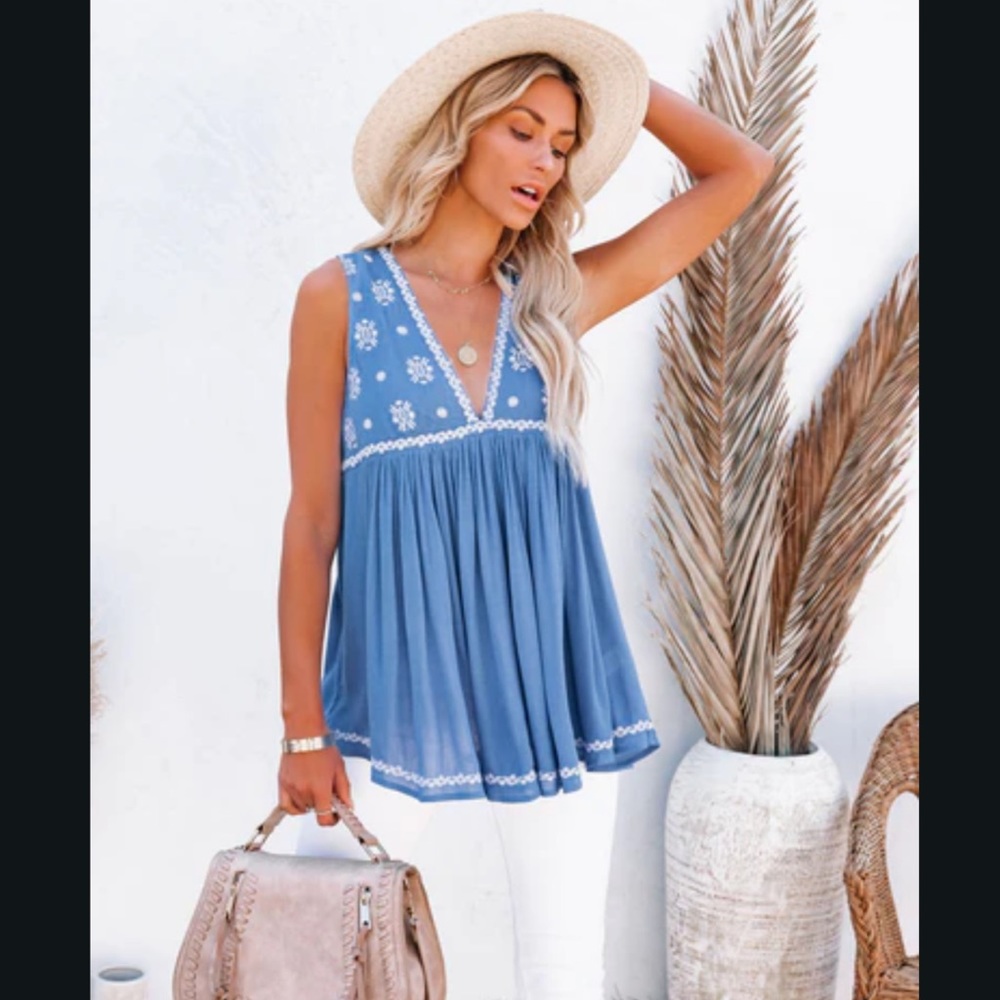 Vici New Delhi Embroidered Tank Large NWT
